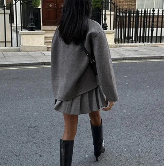 Commense Oversized Coat - Picture 8 of 12